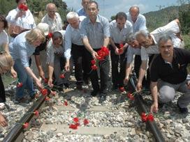 Demirel hızlı tren kurbanlarını unutmadı